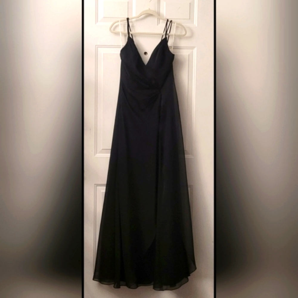 Elegant Black Belsoie Evening Gown